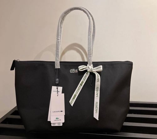 شنطة لاكوست أسود