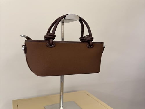 شنطة ميو درجات البني