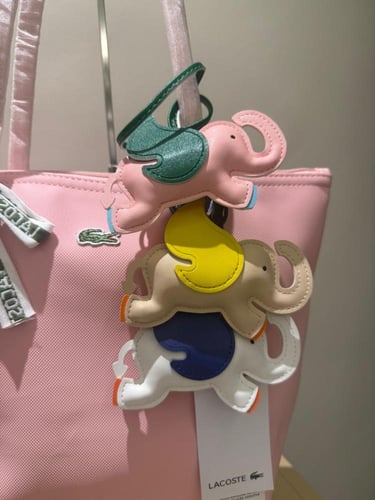 تعليقات للشنط ( فيل )