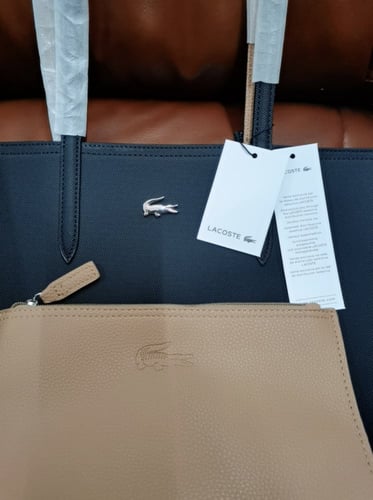 شنطة لاكوست دبل فيس أسود وبيج