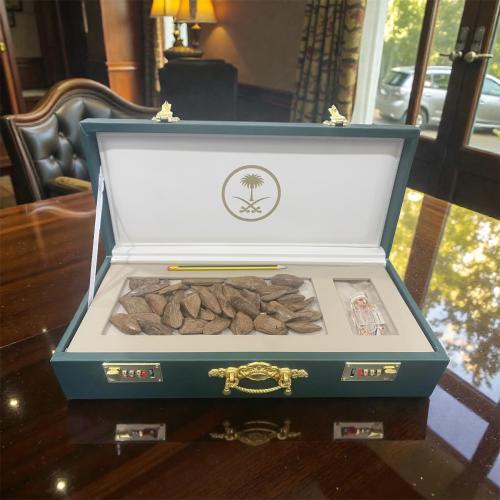 شنطة عود فاخرة للإهداء