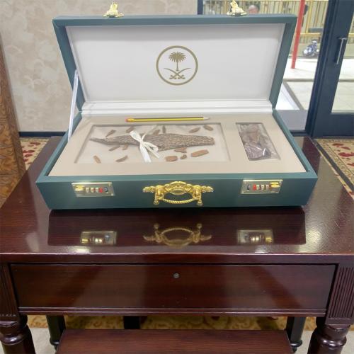 شنطة عود فاخرة للإهداء