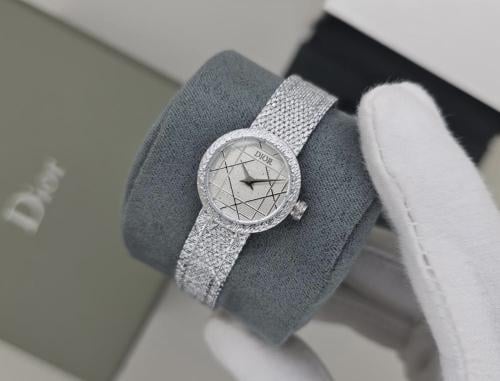 ساعة ديور النسائية ( ميني )