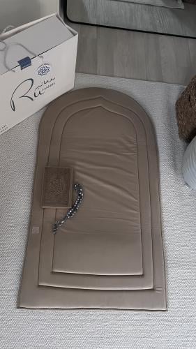سجاده اسفنج مخمل لون بني
