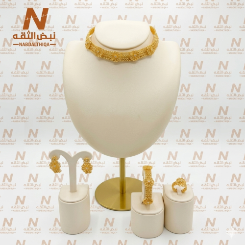 طقم وردة مطلي ذهب فاخر