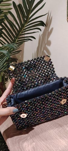 شنطة بالخرز الاكريلك مع بطانة داخلة