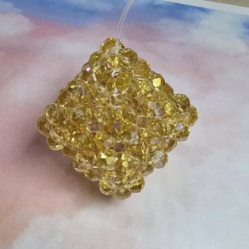 تعليقة سيارة مكعب بالخرز العسلي