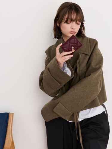 محفظة اريتي المبطنّة بزخرفة قلب وربطة – برغندي