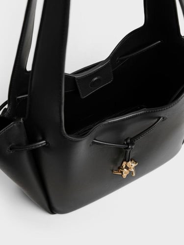 ‎حقيبة ميلا توت بعقدة معدنية ورباط - أسود