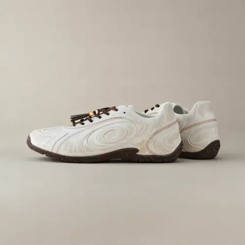Turbo Light shoe in white color Sable