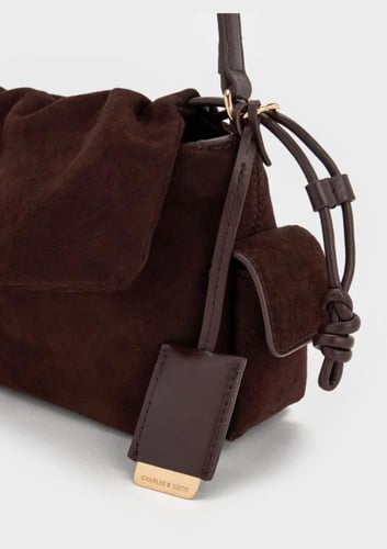 حقيبة كتف كاي من جلد الغزال الصناعي تشارلز &كيث -...