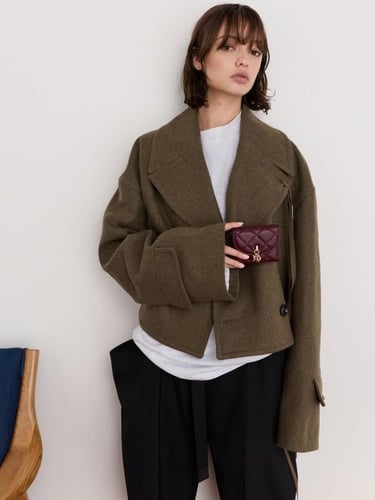 محفظة اريتي المبطنّة بزخرفة قلب وربطة – برغندي