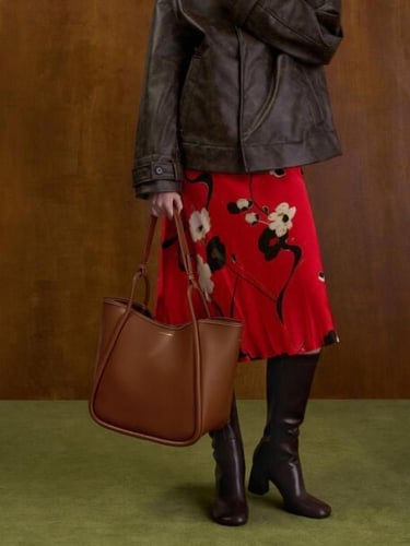 توت باق ليلى من تشارلز اند كيث-شوكلاته