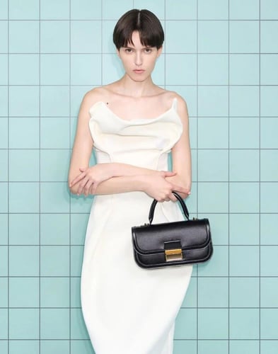 حقيبة شارلوت بمقبض علوي طويل ماركة تشارلز&كيث - لو...