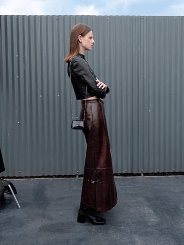 تشارلز اند كيث حقيبة بوزي ذات المقبض العلوي اللامع...