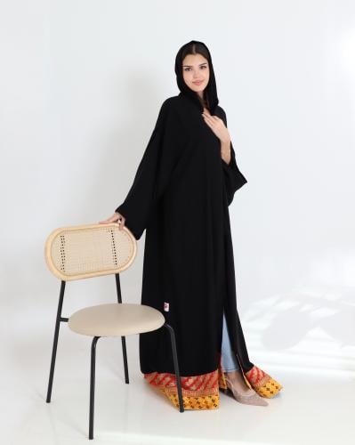 عباية كريب نقشة هندية على طرف الاكمام والطرحة