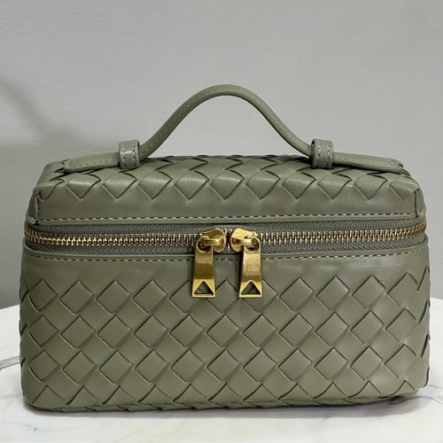 بوتيقا بانق لون اخضر فاتح