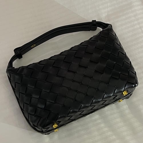 ميني والس لون اسود