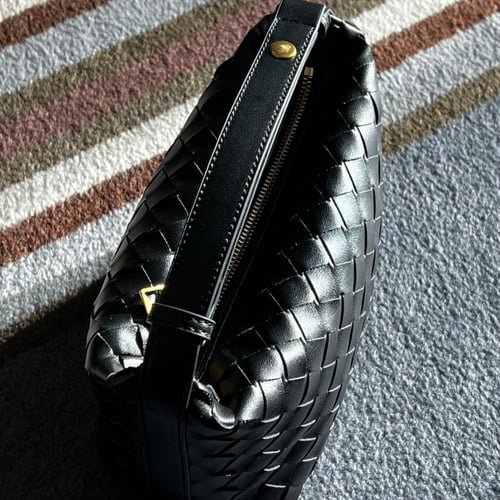 ميني والس لون اسود