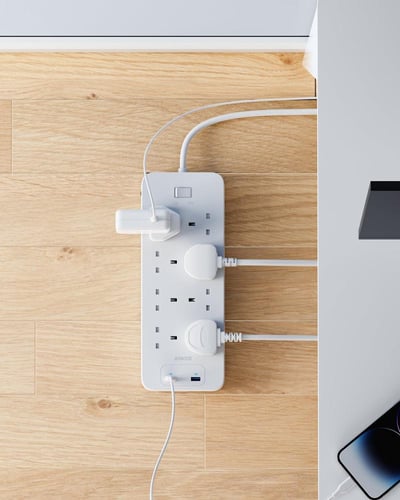 توصيلة انكر 8 منافذ طاقة مع منفذين USB-A - أبيض