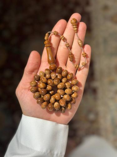 مسباح من خشب الكوك الطبيعي