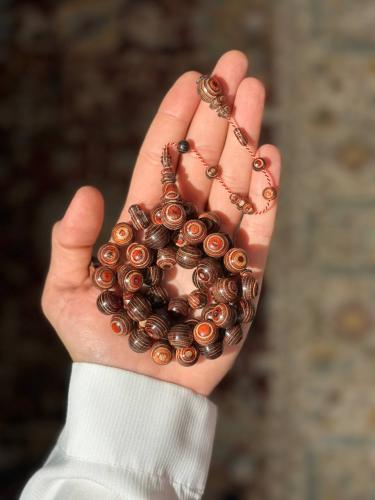 مسباح خشب مضغوط احمر