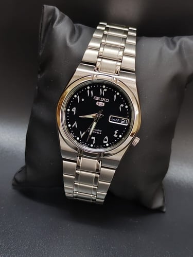 SEIKO Arabic dial SNK063J5