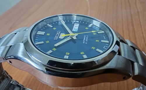 SEIKO 5 SNK615K