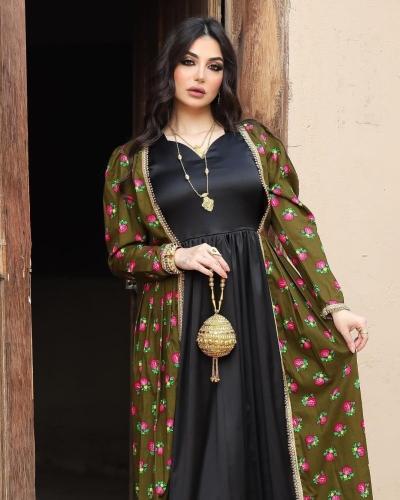 فستان نسائي
