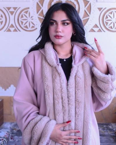 فروة نسائية"سحر الشتاء"