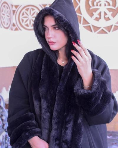فروه نسائي بفرو أنيق اسود