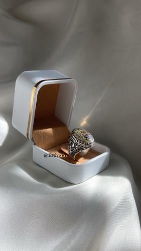 Men's silver ring 925 karat topped with natural original Yemeni agate.