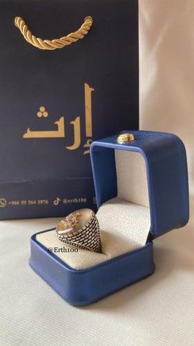خاتم رجالي فضة عيار 925 مُتوج بالعقيق اليماني الطب...
