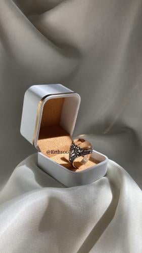 خاتم رجالي فضة عيار 925 مُتوج بالعقيق اليماني الطب...