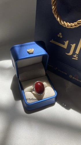 خاتم رجالي فضة عيار 925 مُتوج بالعقيق اليماني الأح...