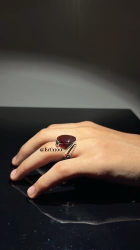خاتم رجالي فضة عيار 925 مُتوج بالعقيق اليماني الكب...
