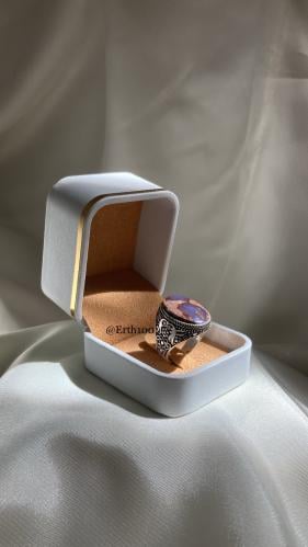 Men's silver ring 925 karat topped with natural original Yemeni agate.
