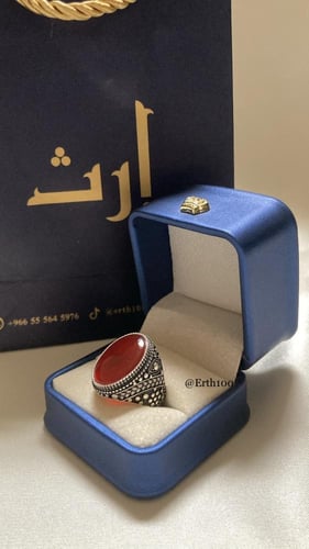 خاتم رجالي فضة عيار 925 مُتوج بالعقيق اليماني الأح...