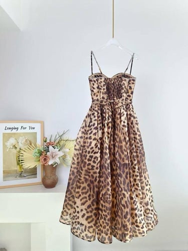 فستان انيق جدًا