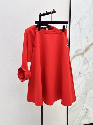 طقم توب وتنورة " ٣ الوان"