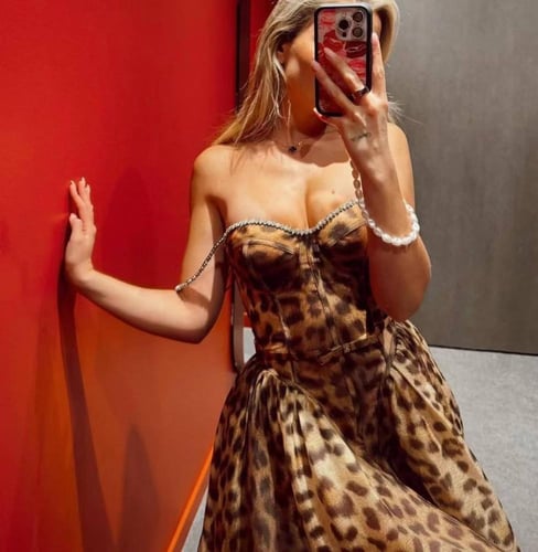 فستان انيق جدًا