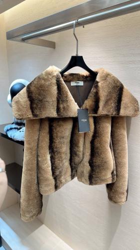 Fendi معطف شتوي