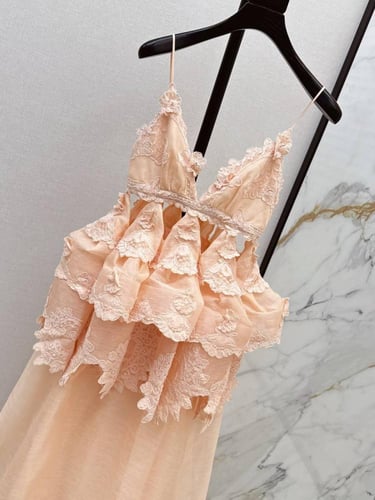 فستان أنيق جدًا