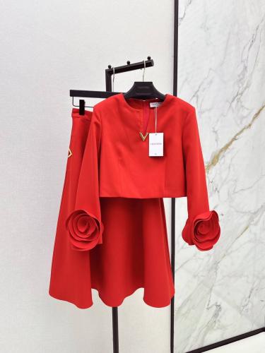 طقم توب وتنورة " ٣ الوان"