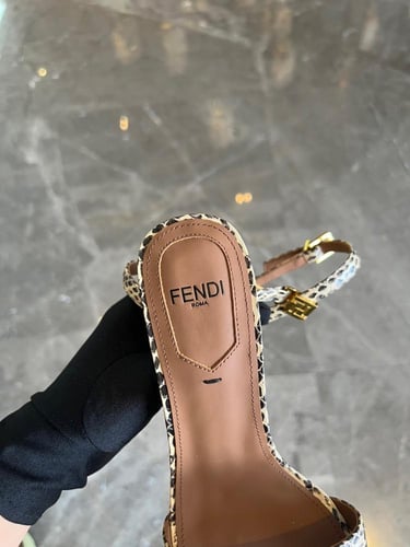 هيلز فندي الانيق