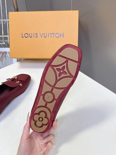 لوفر lv عدة الوان