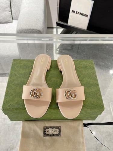 فلات قوتشي "عدة الوان"