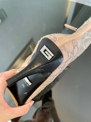 هيلز قوتشي متوفر ب ٣ الوان