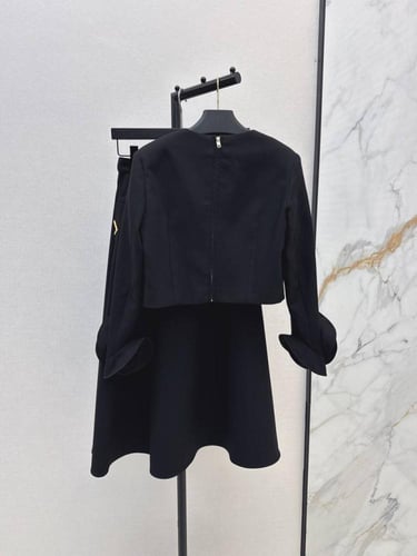 طقم توب وتنورة " ٣ الوان"