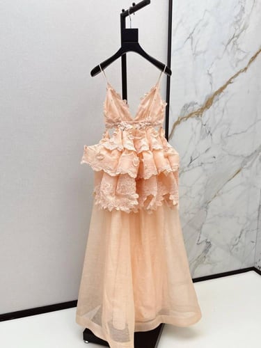 فستان أنيق جدًا